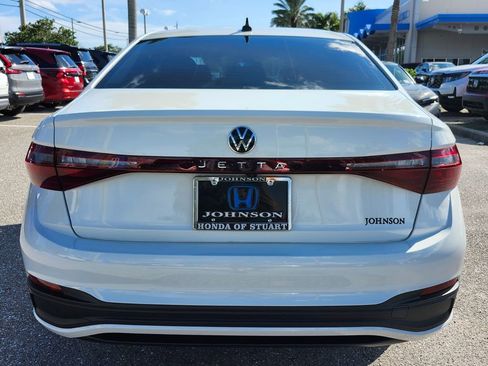 Used 2025 Volkswagen Jetta S image 11