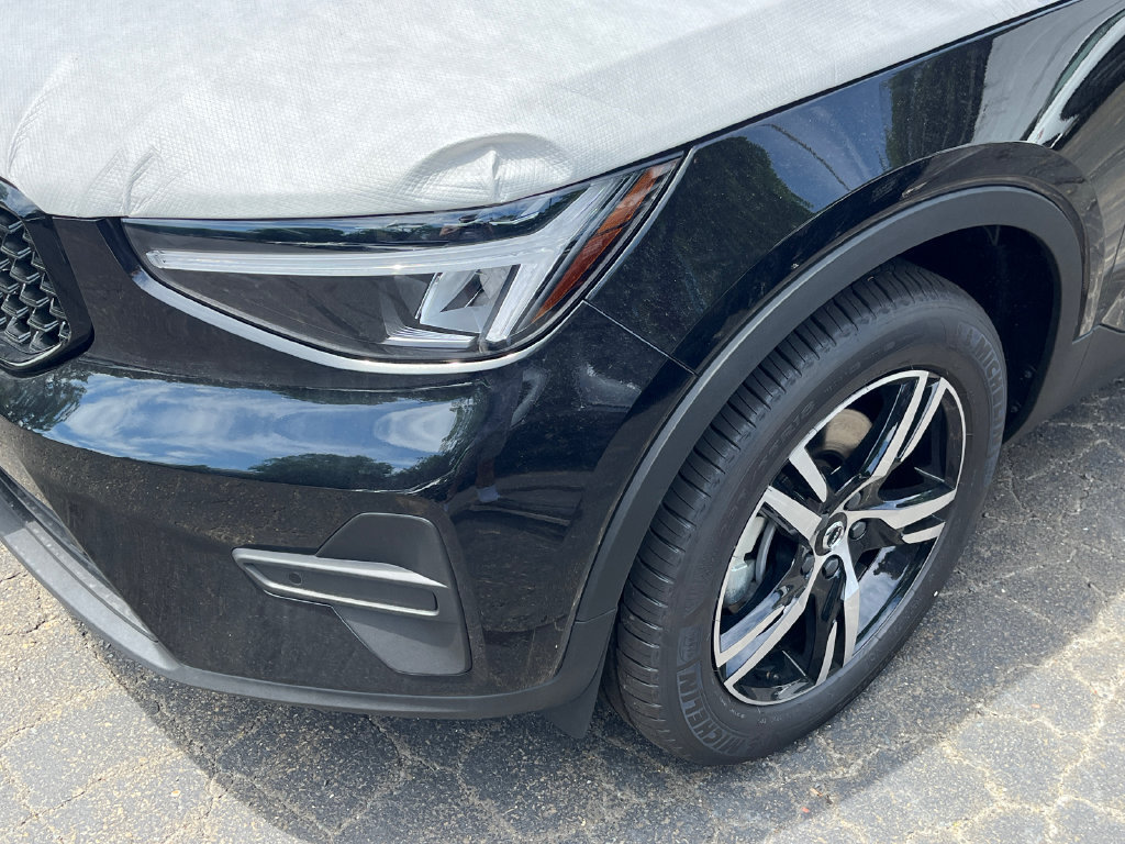 New 2026 Volvo XC40 B5 Core w/ Climate Package AWD/4WD image 7