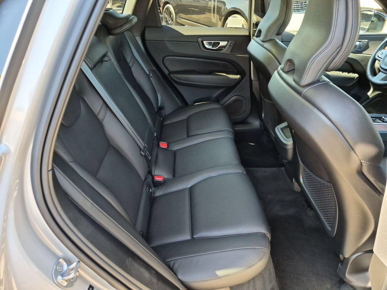 Certified 2024 Volvo XC60 B5 Plus AWD/4WD image 25