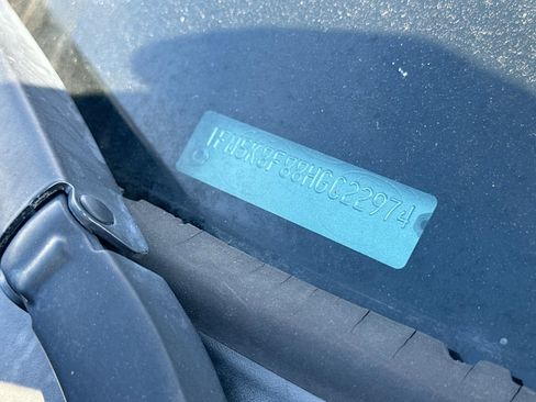 Used 2017 Ford Explorer Limited image 3