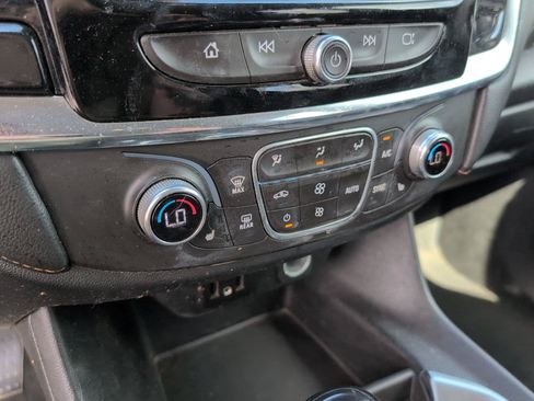 Used 2018 Chevrolet Traverse LT FWD image 18