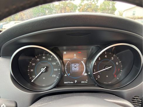 Used 2018 Jaguar F-PACE Premium image 27