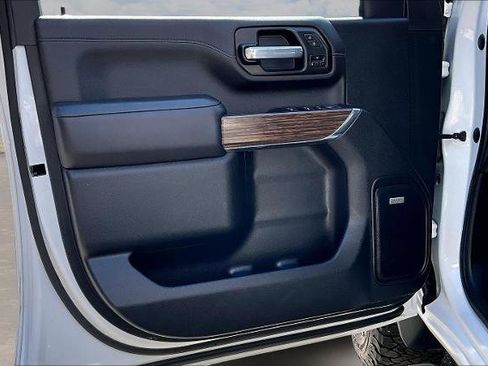 Used 2022 Chevrolet Silverado 3500 High Country w/ Technology Package image 21