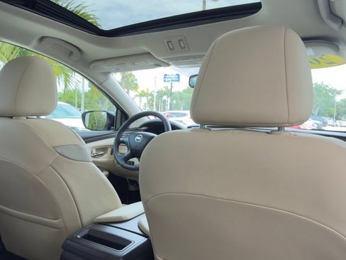 Used 2020 Nissan Murano Platinum w/ Cargo Package FWD image 9