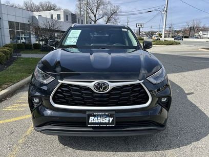 Used 2024 Toyota Highlander XLE