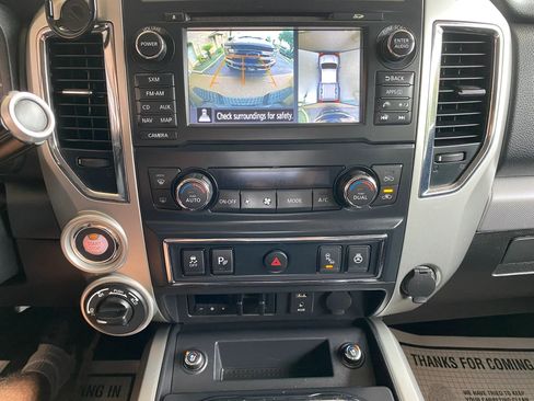 Used 2018 Nissan Titan PRO-4X w/ Pro-4x Convenience Package AWD/4WD image 27