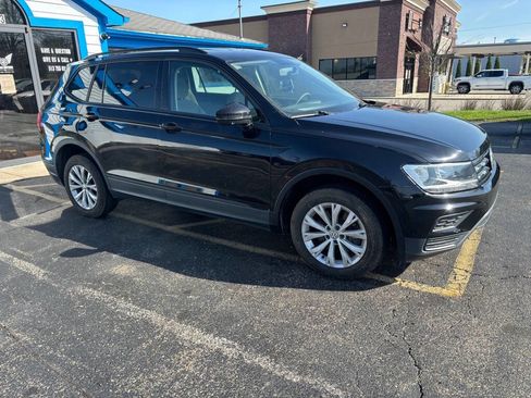 Used 2019 Volkswagen Tiguan S image 3