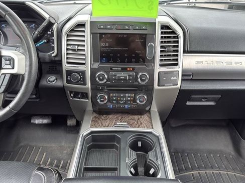 Used 2017 Ford F250 Lariat w/ Lariat Ultimate Package AWD/4WD image 9