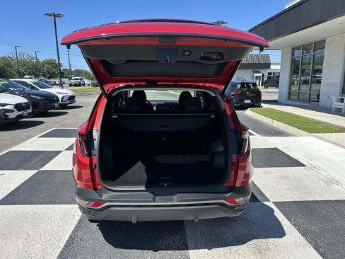Used 2022 Hyundai Tucson SEL w/ Convenience + Premium Package AWD/4WD image 8