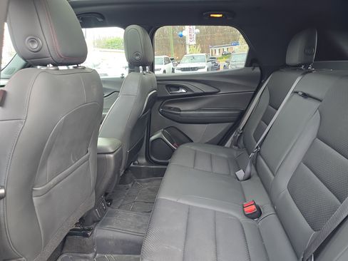 Used 2021 Chevrolet TrailBlazer RS w/ Sun and Liftgate Package image 17