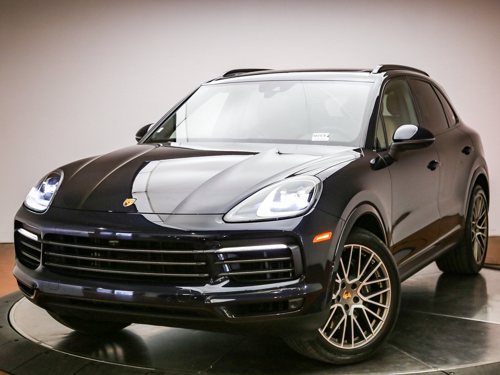 Certified 2023 Porsche Cayenne Platinum Edition AWD/4WD image 1