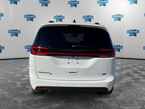 New 2026 Chrysler Pacifica Select w/ S Appearance Package image 4