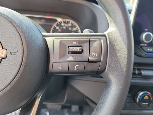 Used 2024 Nissan Pathfinder S AWD/4WD image 16