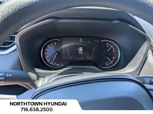 Used 2025 Toyota RAV4 XLE AWD/4WD image 8