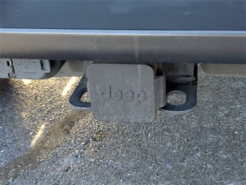 Used 2020 Jeep Wrangler Unlimited Sahara image 13