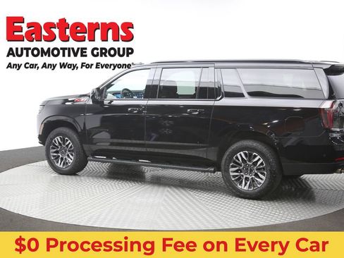Used 2025 Chevrolet Suburban Z71 AWD/4WD image 65