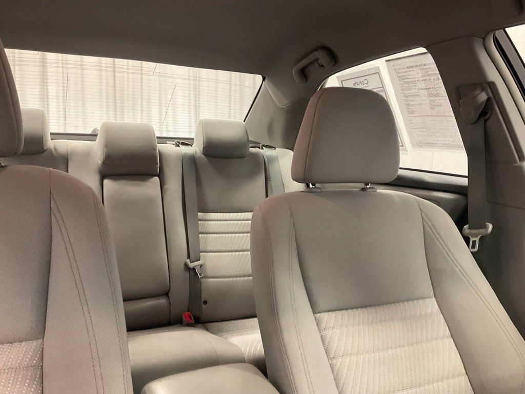 Used 2016 Toyota Camry LE FWD image 28