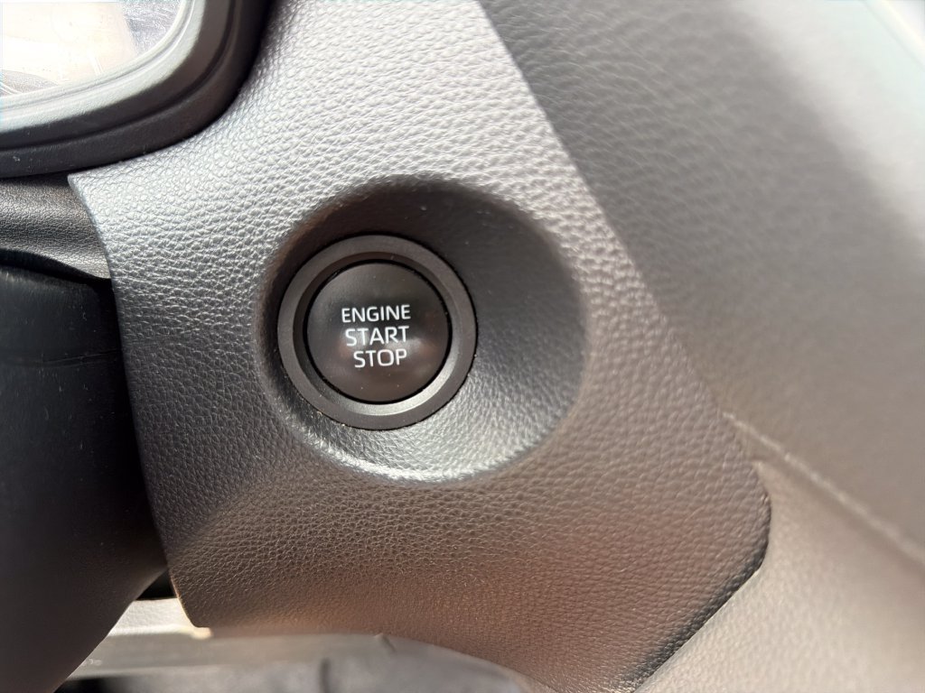Used 2025 Toyota Corolla Cross LE FWD image 23
