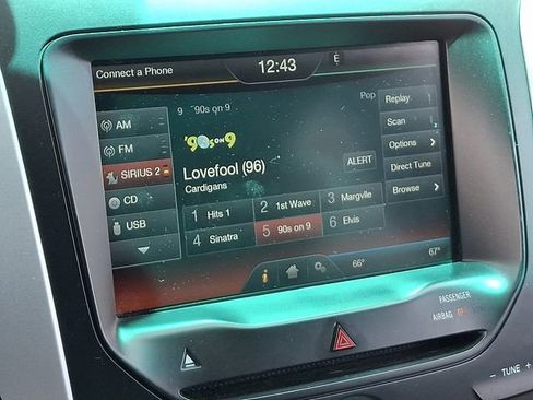 Used 2015 Ford Explorer XLT w/ Equipment Group 202A AWD/4WD image 10