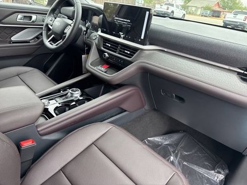 New 2026 Ford Explorer Platinum w/ LUX Leather Package AWD/4WD image 8