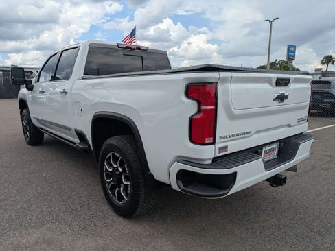 Used 2024 Chevrolet Silverado 2500 High Country w/ Technology Package AWD/4WD image 5