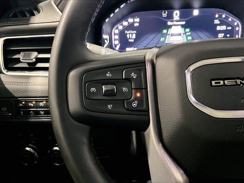 Used 2023 GMC Yukon XL Denali image 19