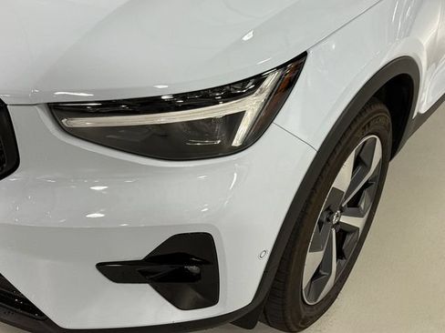 Used 2026 Volvo XC40 B5 Plus AWD/4WD image 13