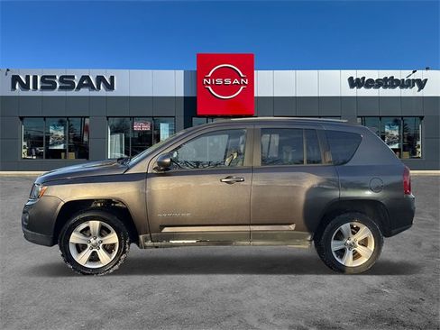 Used 2017 Jeep Compass Latitude image 5