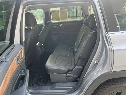 Used 2026 Volkswagen Atlas SE w/ Black Wheel Package FWD image 31