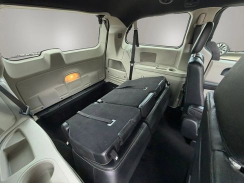 Used 2020 Dodge Grand Caravan SXT FWD image 32