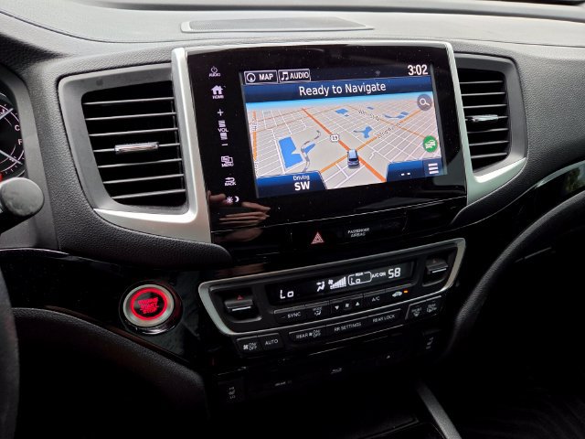 Used 2017 Honda Pilot Touring image 27