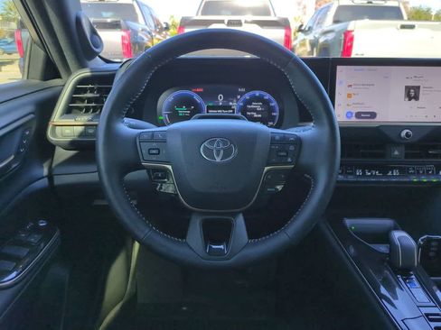 Used 2024 Toyota Crown Limited image 15