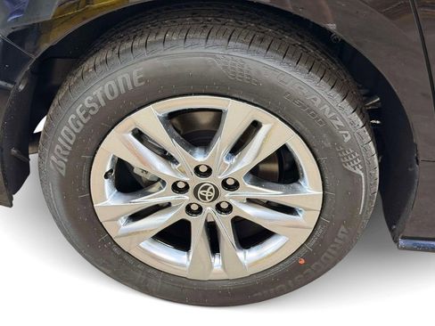 Used 2026 Toyota Sienna Limited AWD/4WD image 11