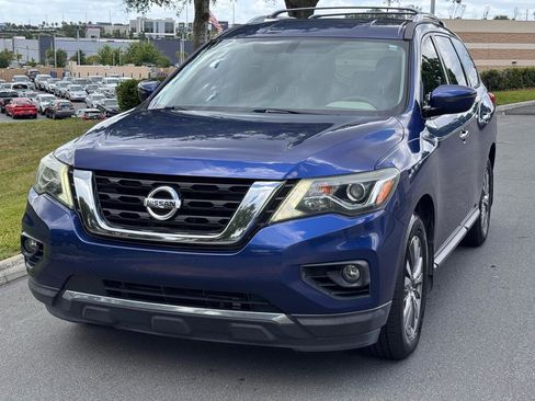 Used 2018 Nissan Pathfinder SV FWD image 4