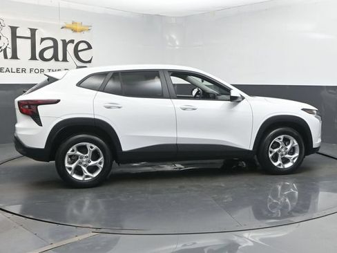 Used 2024 Chevrolet Trax LS w/ LS Convenience Package FWD image 41
