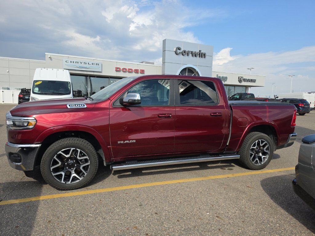 Used 2025 RAM 1500 Laramie AWD/4WD image 4