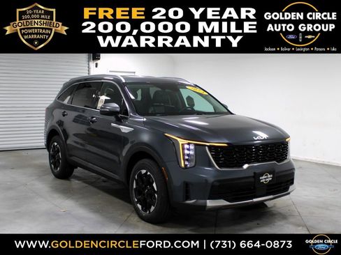 Used 2024 Kia Sorento S image 1