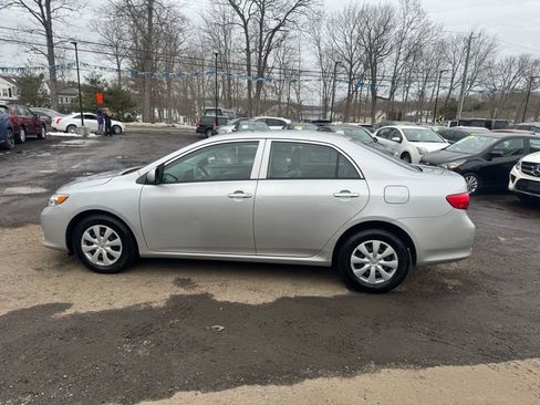 Used 2010 Toyota Corolla image 7