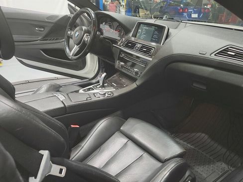 Used 2013 BMW M6 Convertible RWD image 24