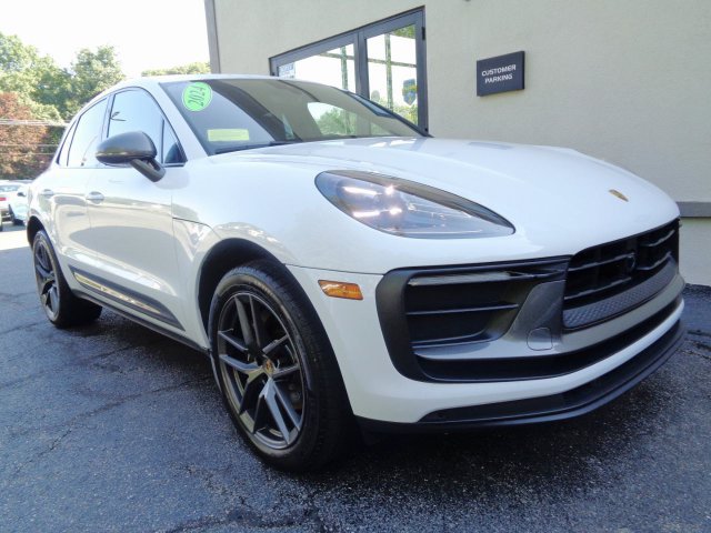 Used 2024 Porsche Macan Turbo AWD/4WD image 3