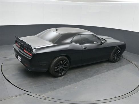 Used 2018 Dodge Challenger T/A image 31