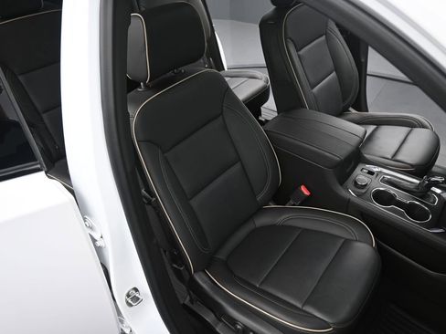 Used 2023 Chevrolet Traverse Premier w/ Redline Edition image 21