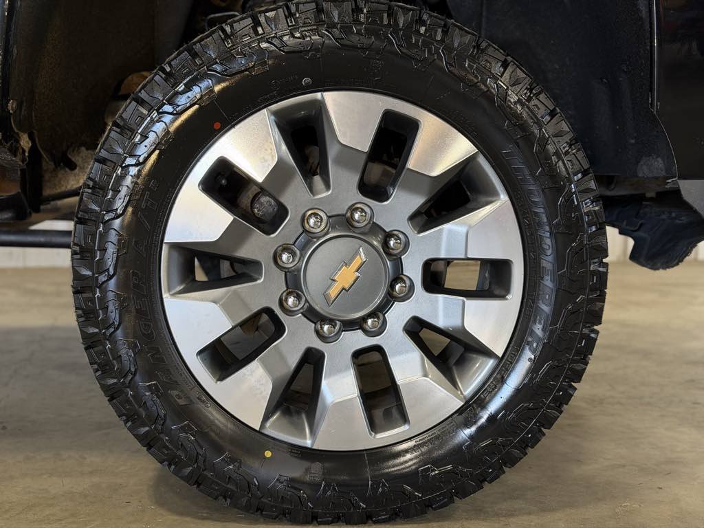 Used 2016 Chevrolet Silverado 2500 LT w/ Midnight Edition AWD/4WD image 33