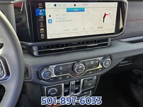 Used 2026 Jeep Wrangler Unlimited Rubicon AWD/4WD image 17