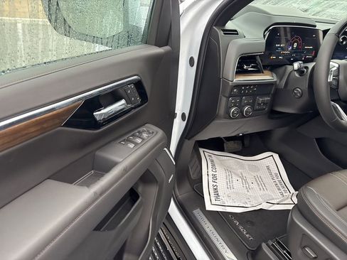 New 2026 Chevrolet Suburban High Country AWD/4WD image 18