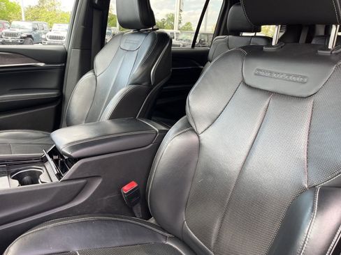 Used 2022 Jeep Grand Cherokee L Overland w/ Luxury Tech Group IV image 61