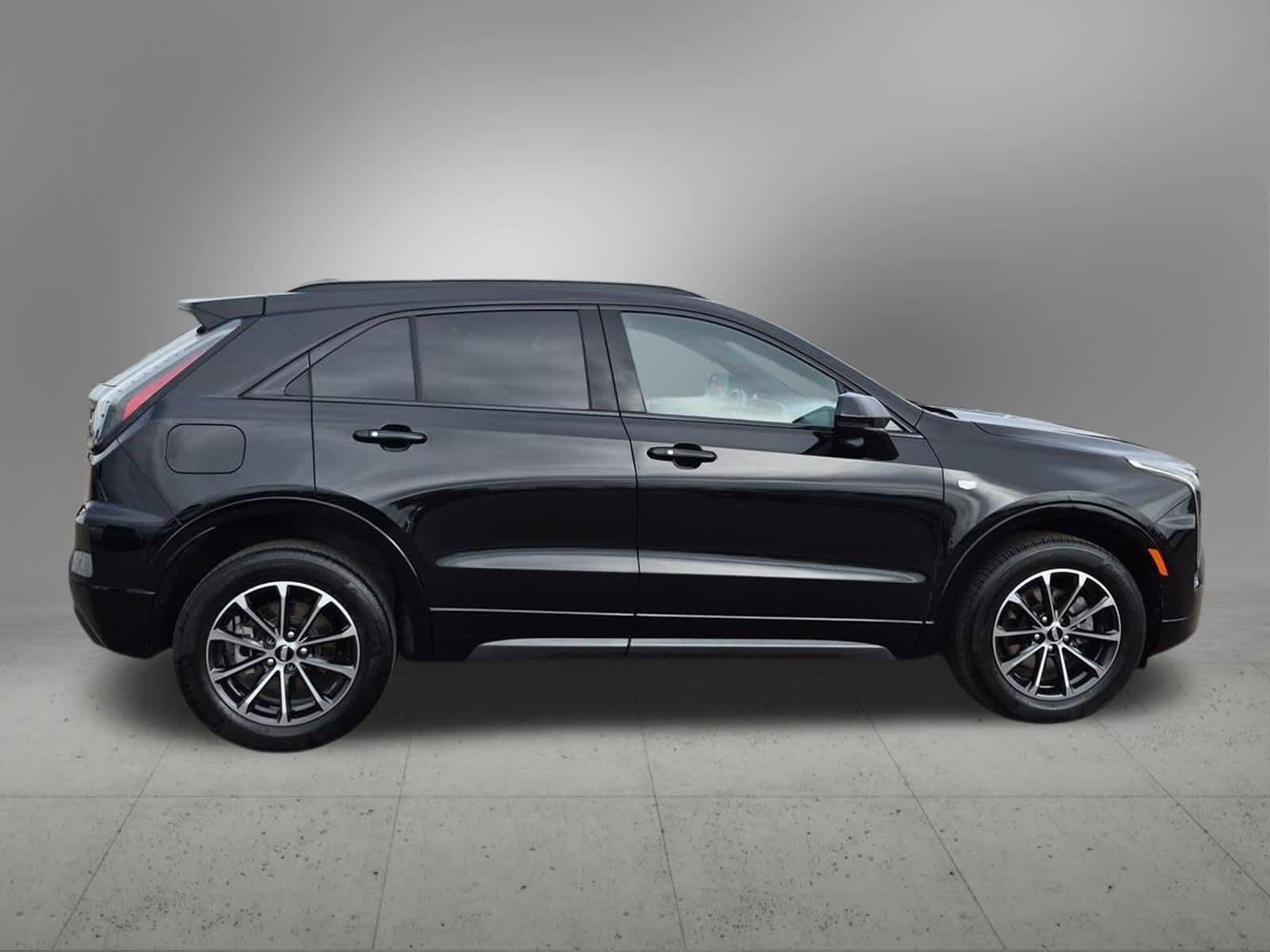 Used 2024 Cadillac XT4 Sport w/ Cold Weather Package AWD/4WD image 7
