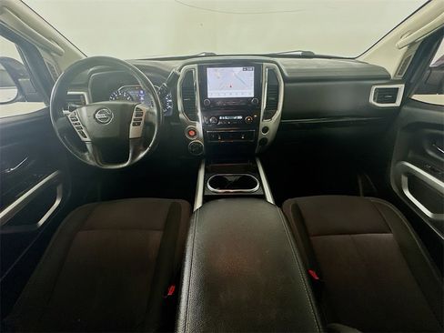 Used 2021 Nissan Titan SV w/ SV Convenience Package image 10