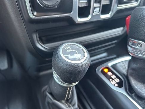 Used 2020 Jeep Wrangler Unlimited Sahara w/ Dual Top Group AWD/4WD image 45