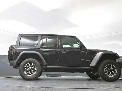 Used 2025 Jeep Wrangler Unlimited Rubicon AWD/4WD image 24